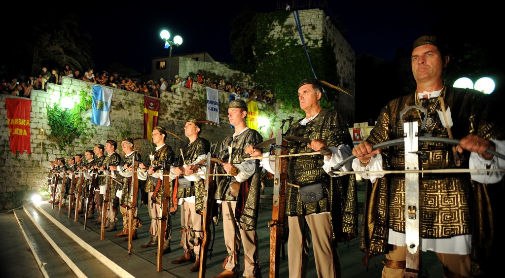 RAB RABSKA FJERA, samostrelièari    FOTO IVICA TOMIÆ